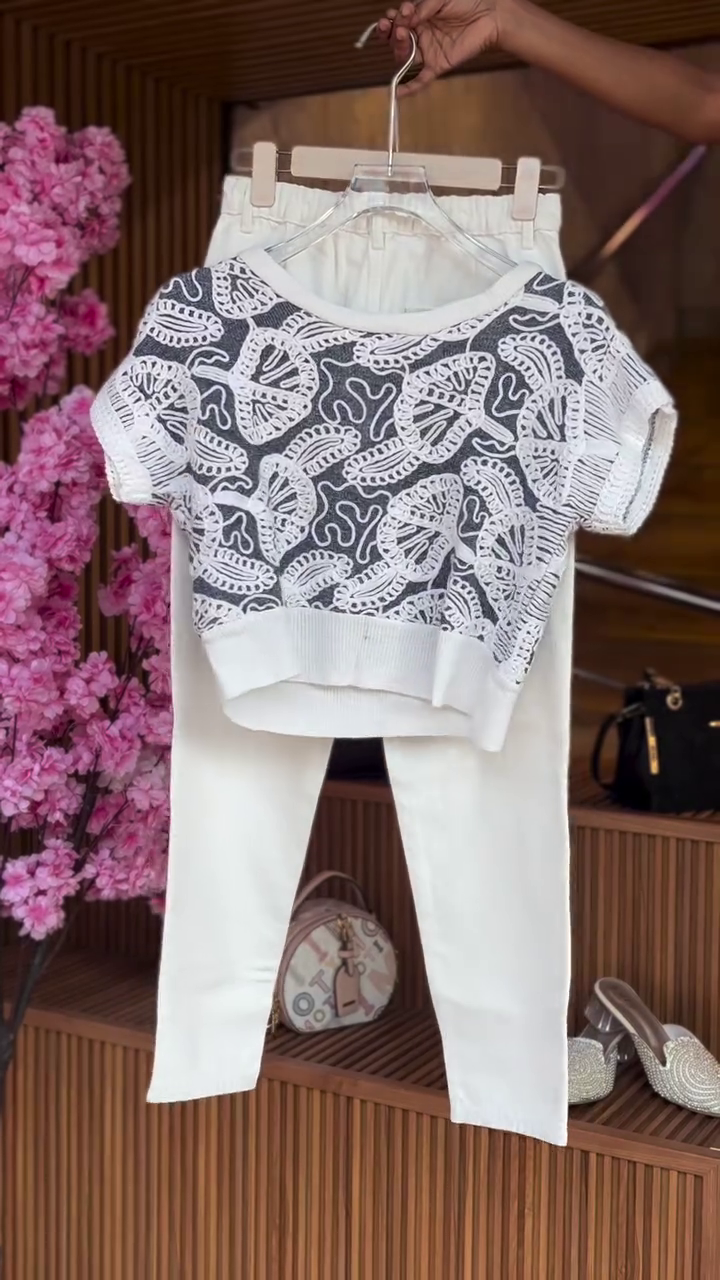 Abstract Knit Top in Stone & White Straight-Leg Pants