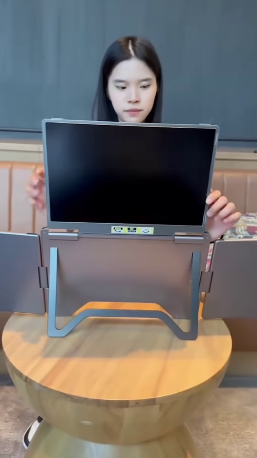 Portable Quad-Screen Laptop Workstation Extender – Triple Monitor Attachment with Top & Side Displays for Ultimate Multitasking