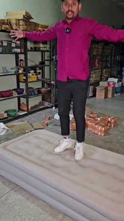 Ultimate Comfort Anywhere 🛏️✨ – Foldable Air Bed with Built-In Pump