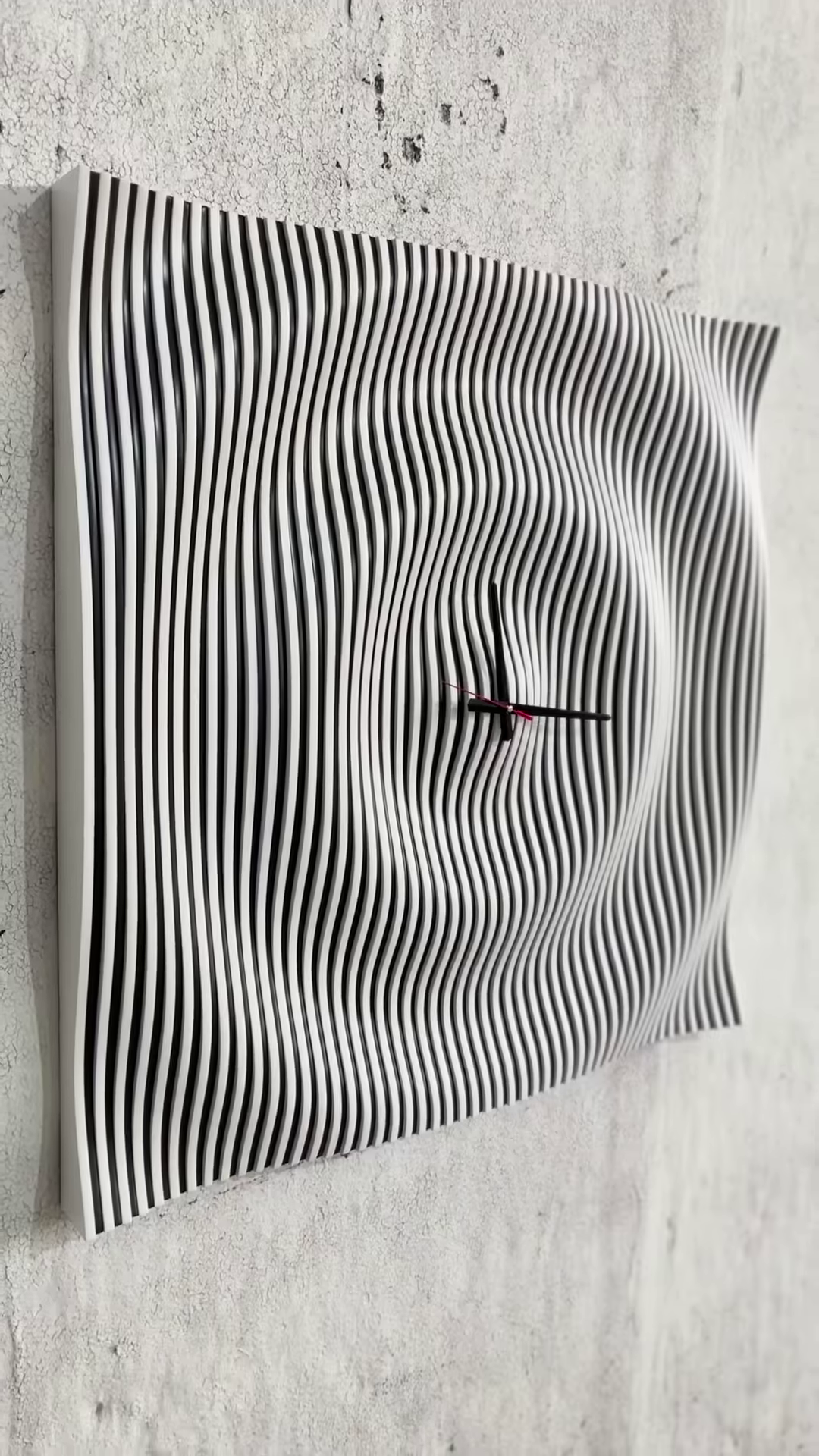 Timeless Elegance ⏰🖤 Modern Wall Clock That Makes a Statement