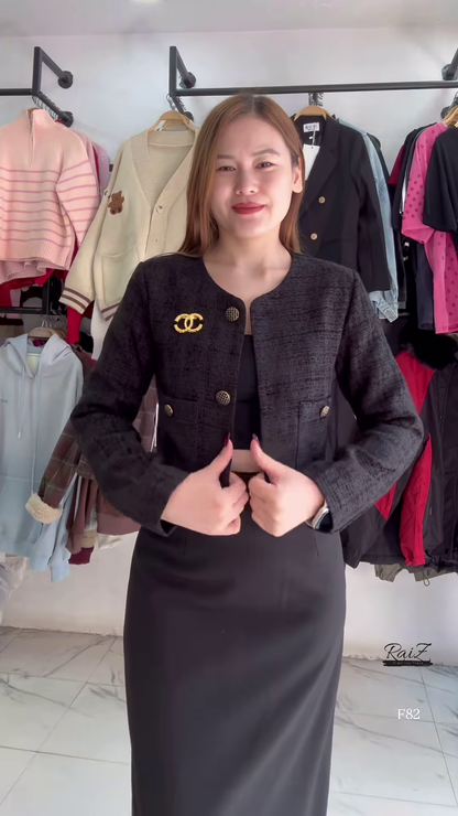 Elegant Cream Cropped Jacket – Redefine Your Classic Look with Chic Sophistication 🤍✨