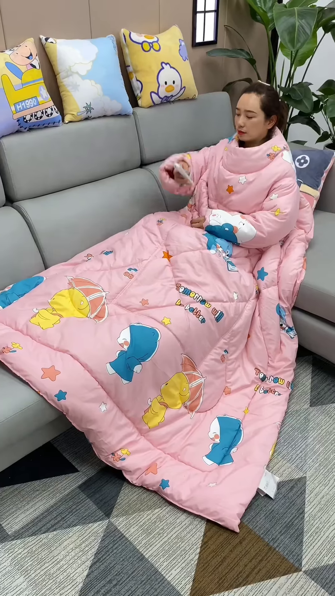 Cozy Wearable Blanket Quilt – Snuggle, Lounge, and Nap in Cloud‑Soft Comfort 💤🧸