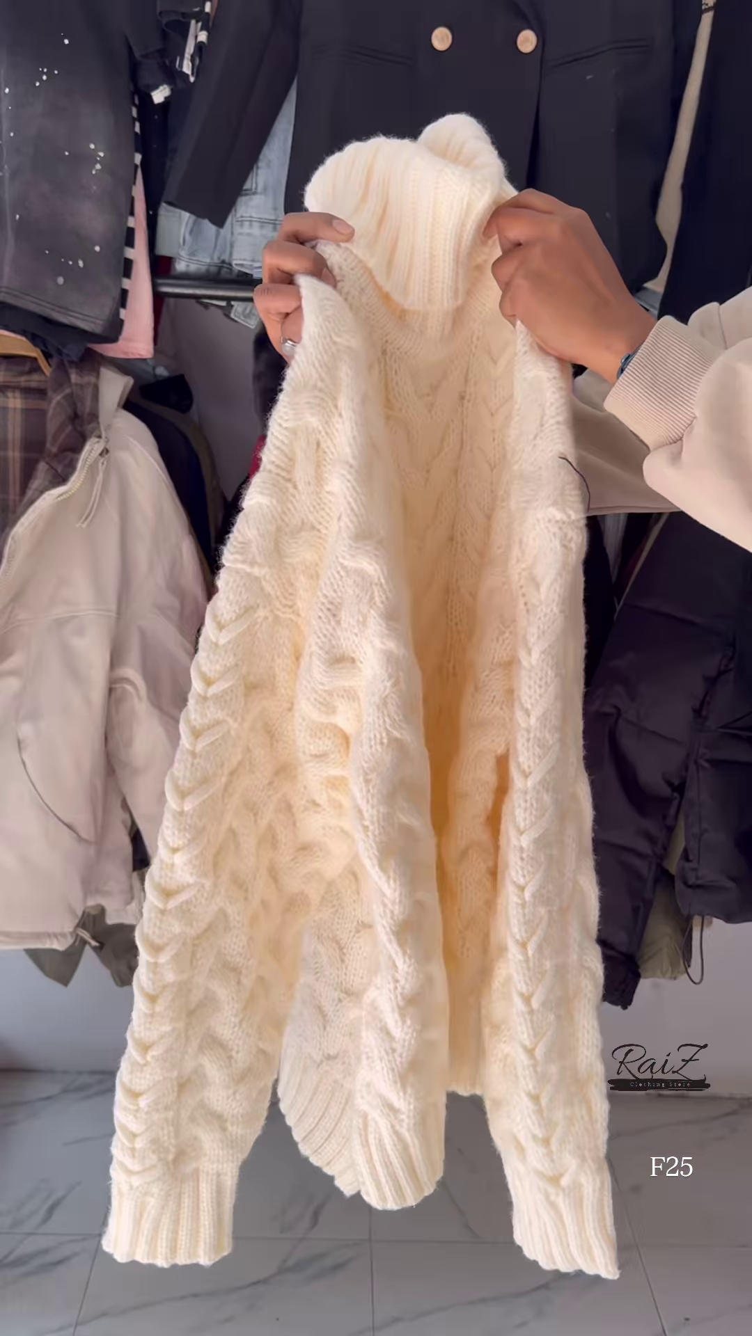 Chunky Cable Turtleneck Sweater – Ultra‑Cozy, Statement Knit for Winter Days ❄️�