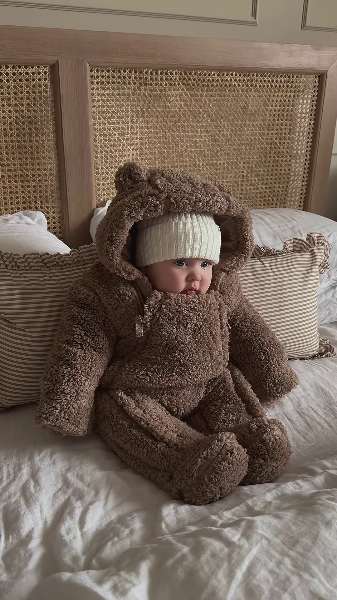 Plush Bear-Hooded Doll Outfit 🧸🛏 With Furry Texture & Ear Detail – Brown Variant