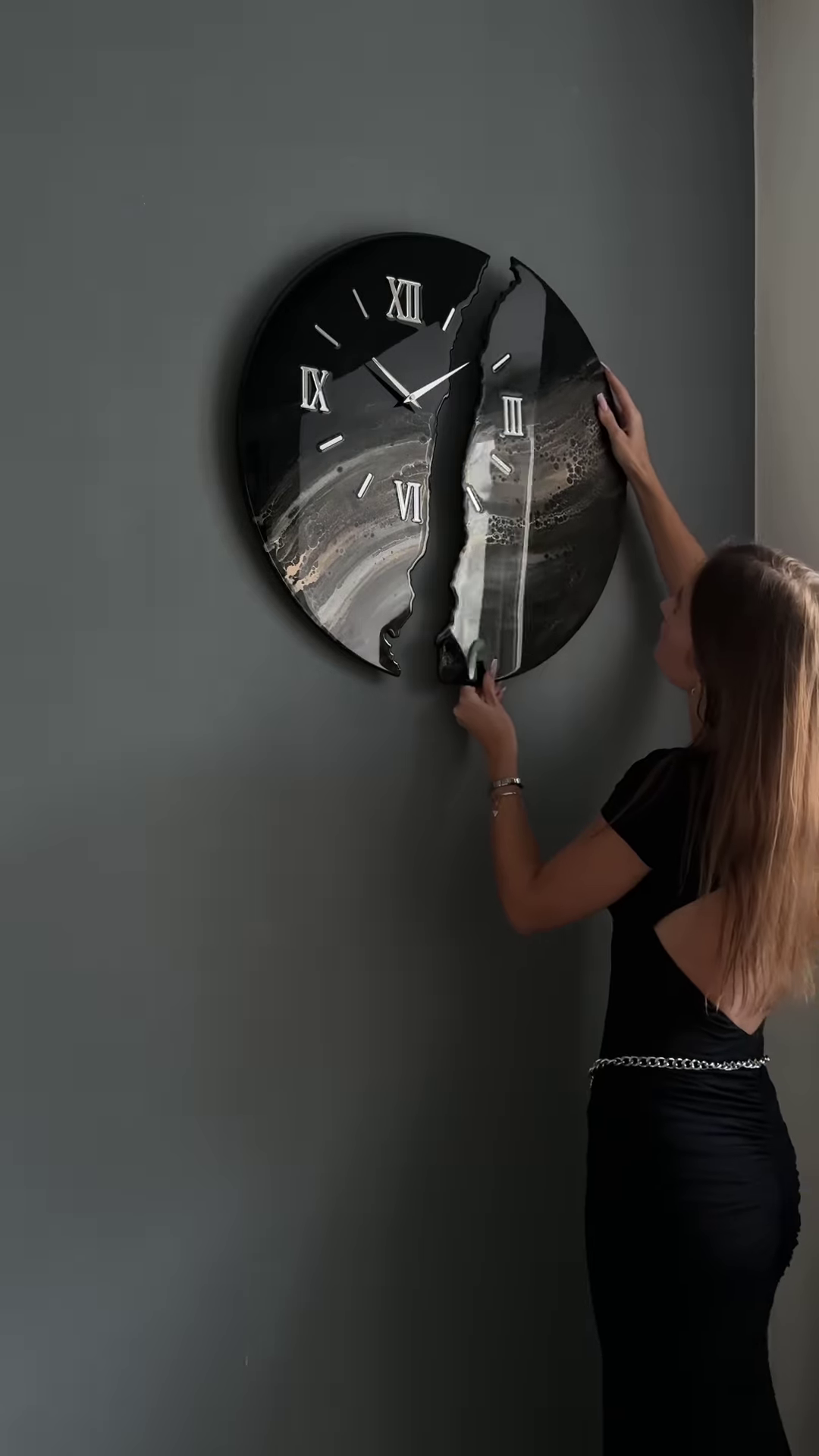 Luxury Handcrafted Marbled Resin Wall Clock with Integrated LED Backlighting and Iconic "Jagged Crack" Artistic Design