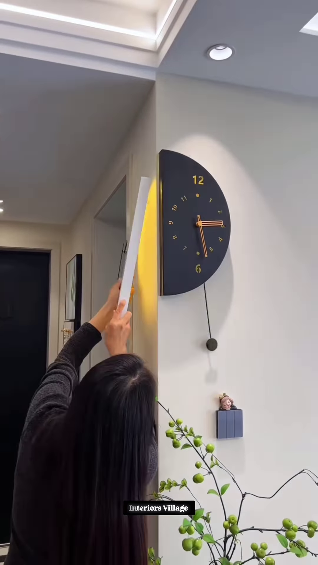Modern Double-Sided Corner Wall Clock with Decorative 3D Butterfly Accents and Elegant Pendulum