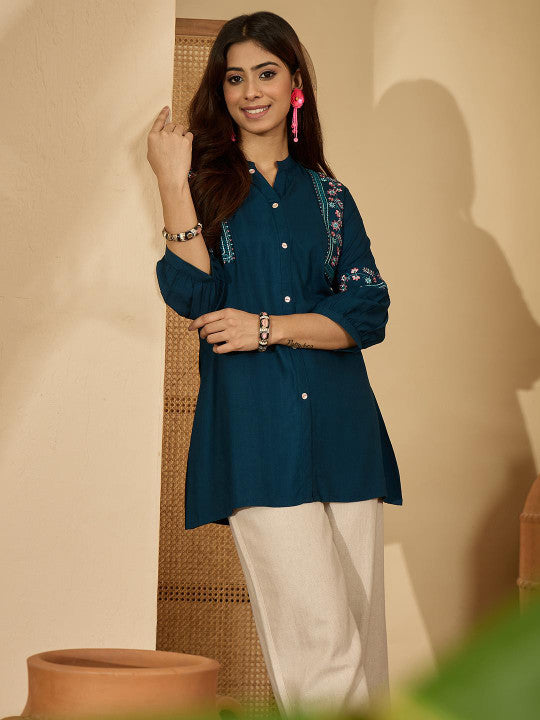 Women Viscose Rayon Embroidered Straight Kurtis